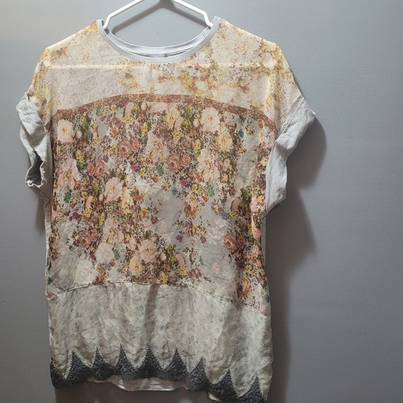 Zara Tops - Zara floral pattern short sleeve Size S